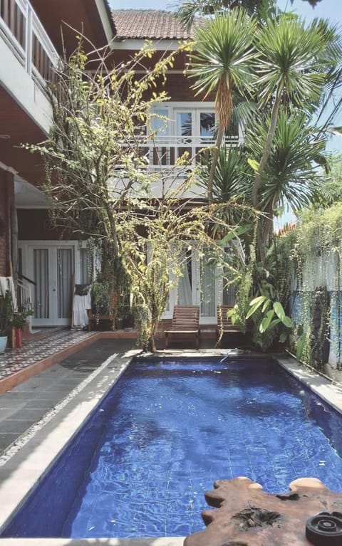 Property building, Day, Garden, Garden view, Pool view, Swimming pool