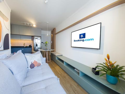 Communal lounge/ TV room, TV and multimedia, Living room, Seating area, air conditioner