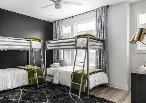 House of Many Records - Brand New Spacious Luxury House in East Nashville