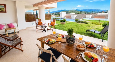 Natural landscape, Garden view, Swimming pool, Breakfast, sunbed
