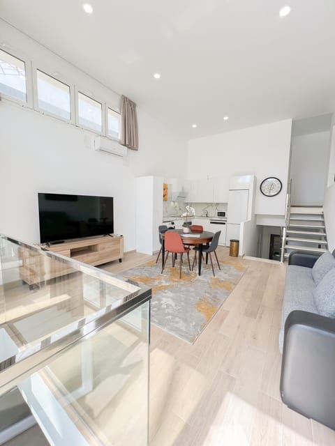 TV and multimedia, Dining area