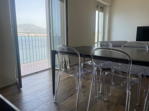 TV and multimedia, Living room, Dining area, Sea view