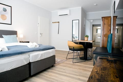 bonquartier - LUXAPT#3 Chice, moderne Wohnung mit Self Check-In, voll ausgestatteter Küche, Klimaanlage und Parkplatz Apartment in Sankt Augustin