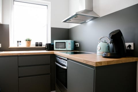 bonquartier - LUXAPT#3 Chice, moderne Wohnung mit Self Check-In, voll ausgestatteter Küche, Klimaanlage und Parkplatz Apartment in Sankt Augustin