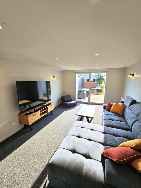 Maison d'exception sur la ligne droite des Hunaudières House in Le Mans