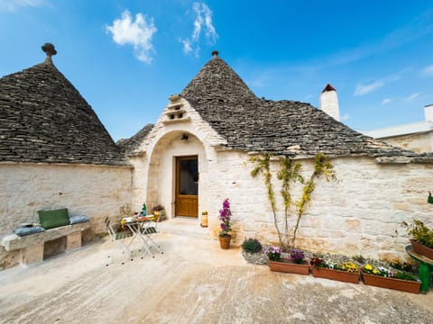 Property building, Patio, Day