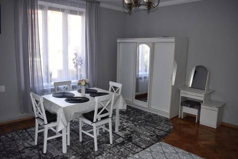TV and multimedia, Dining area