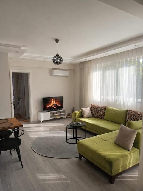 Communal lounge/ TV room, Living room, Seating area