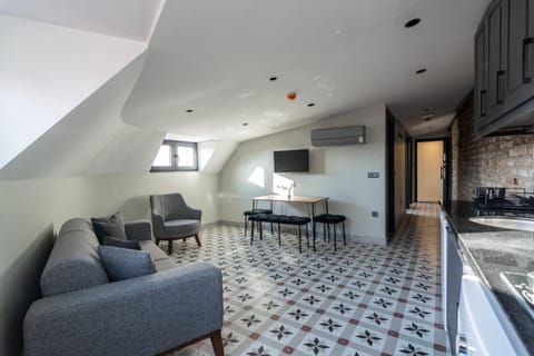 Living room, Seating area, Dining area, stove