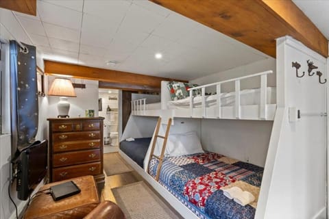 Waterfront Cottage Apartment in Acton