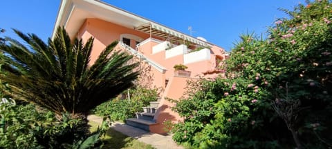 Property building, Spring, Day, Garden, Garden view