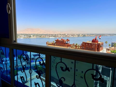Day, View (from property/room), Balcony/Terrace, City view, River view