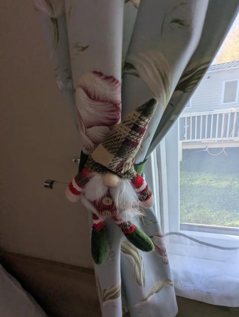 Hot Tub Getaways The Oakley 8 berth caravan with hot tub and quiet setting Campground/ 
RV Resort in Tattershall