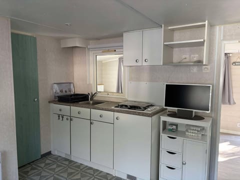 Mobil-home sud ardeche 6 personnes avec clim Campground/ 
RV Resort in Provence-Alpes-Côte d'Azur