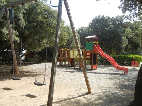 Mobil-home sud ardeche 6 personnes avec clim Campground/ 
RV Resort in Provence-Alpes-Côte d'Azur