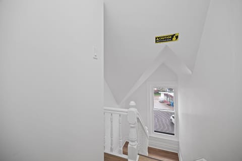 Shadyside, Pittsburgh !F Modern and Bright Private Bedroom with Shared Bathroom Vacation rental in Shadyside