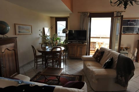 L'Alizée - Terrace overlooking the lake Apartment in Tresserve