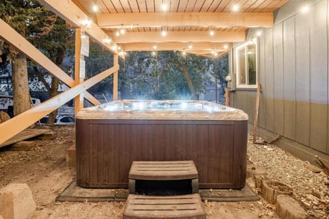 Hot Tub, Hot Tub