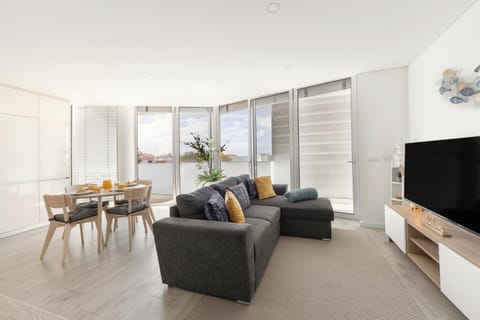 Communal lounge/ TV room, TV and multimedia, Living room