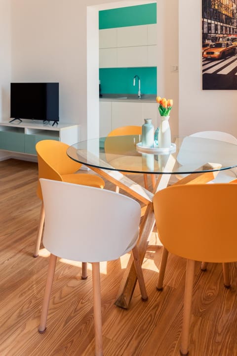 Communal lounge/ TV room, TV and multimedia, Living room, Seating area, Dining area, Evening entertainment