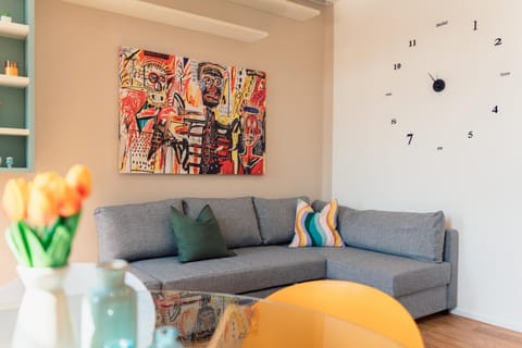 Living room, Decorative detail, Seating area