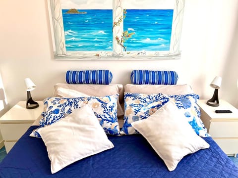 Bed, Decorative detail, Bedroom