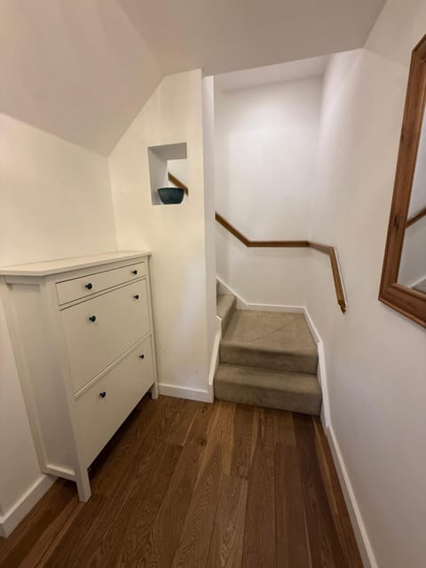 Spacious 4 Bedroom Townhouse in Essex Villa in Harlow