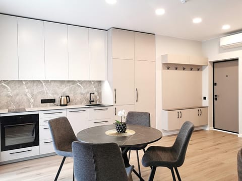 Kitchen or kitchenette, Living room