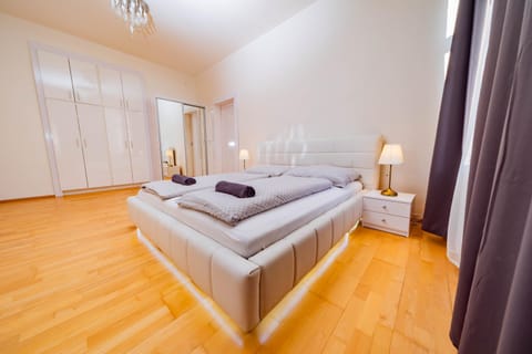 Bed, Bedroom