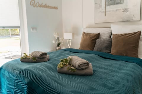 Bed, Photo of the whole room