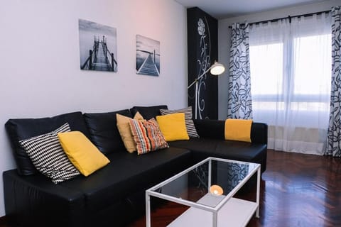 Luz y descanso con parking by CABANA Rentals Apartment in Vigo