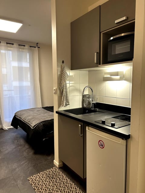 Une pièce Issy-les-Moulineaux Apartment in Vanves