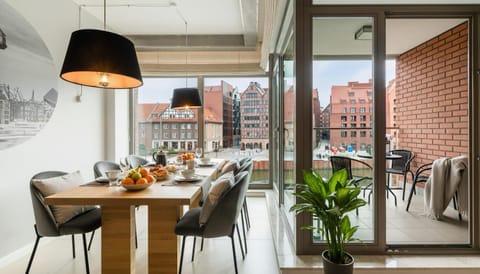 Day, View (from property/room), Balcony/Terrace, Living room, Dining area, Food