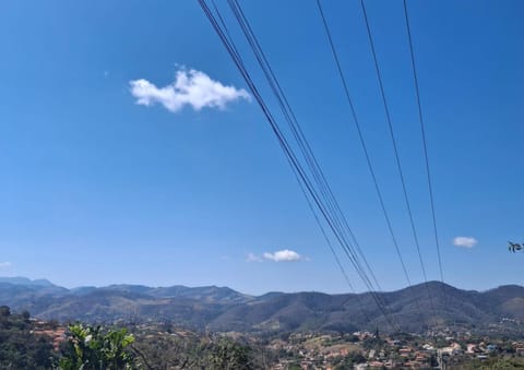 Monte Bello House in Miguel Pereira