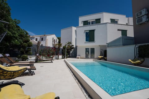 Property building, Swimming pool