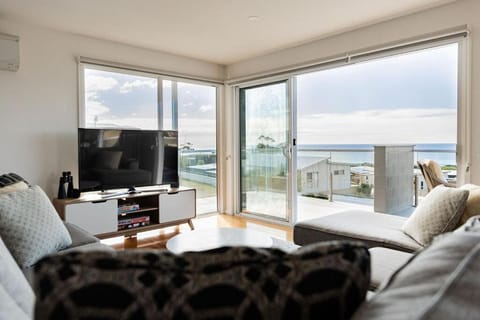 The ultimate family getaway - Waubs Rest House in Bicheno