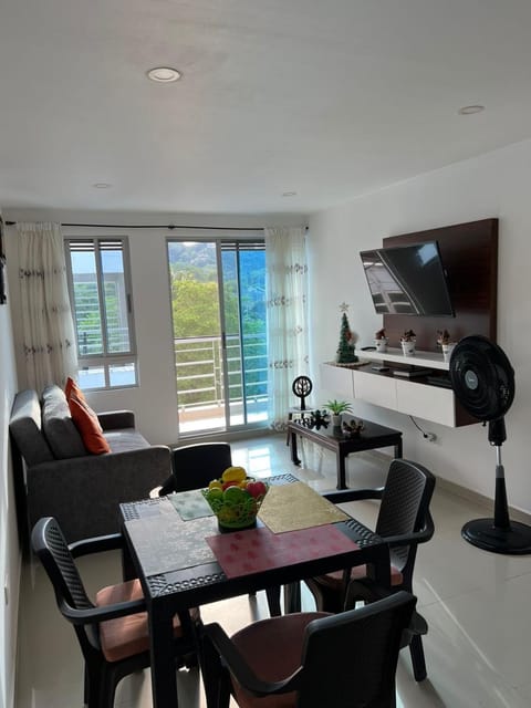 Communal lounge/ TV room, TV and multimedia, Dining area