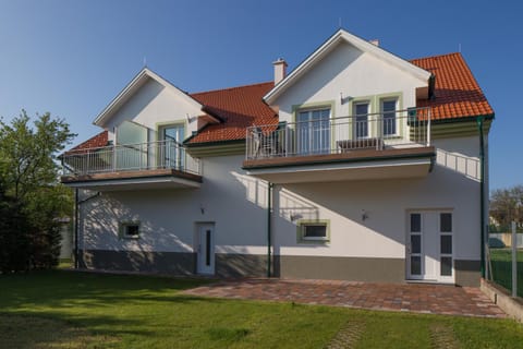Property building, Day