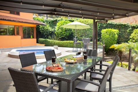 Garden, Living room, Dining area, Garden view