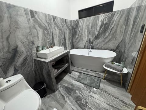 Toilet, Bathroom, Bath