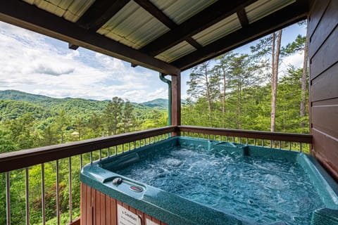 Day, Natural landscape, Hot Tub, Hot Tub, Balcony/Terrace, Mountain view
