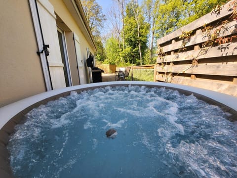 Day, Natural landscape, Hot Tub