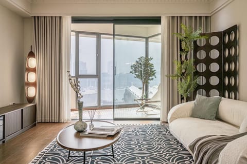 Bed, Living room, Photo of the whole room, Seating area, Bedroom