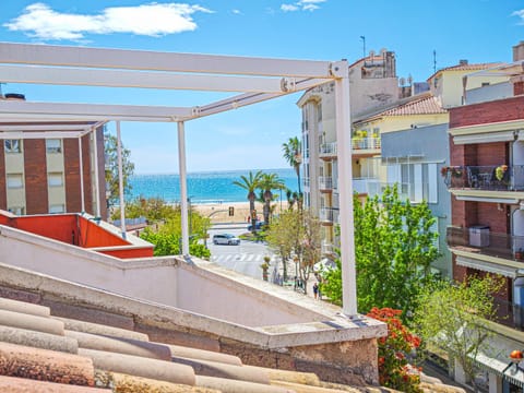 Balcony/Terrace, Beach, City view, Sea view, Street view