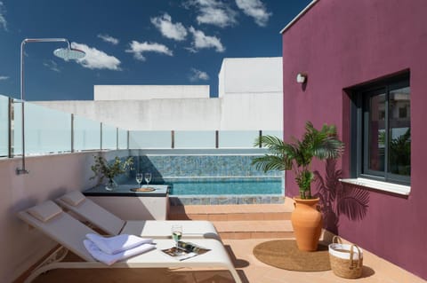 Balcony/Terrace, Swimming pool