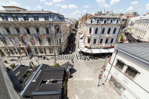 Day, Neighbourhood, City view, Street view, Location
