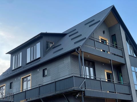 Property building, Day