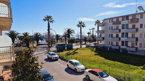 Oslo Apartment, a pochi passi dal mare RifA738 Apartment in San Benedetto del Tronto