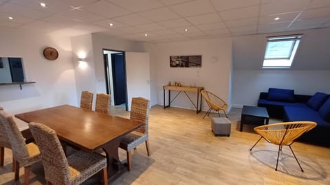 Living room, Seating area, Dining area