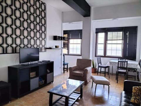 Communal lounge/ TV room, Living room, Dining area